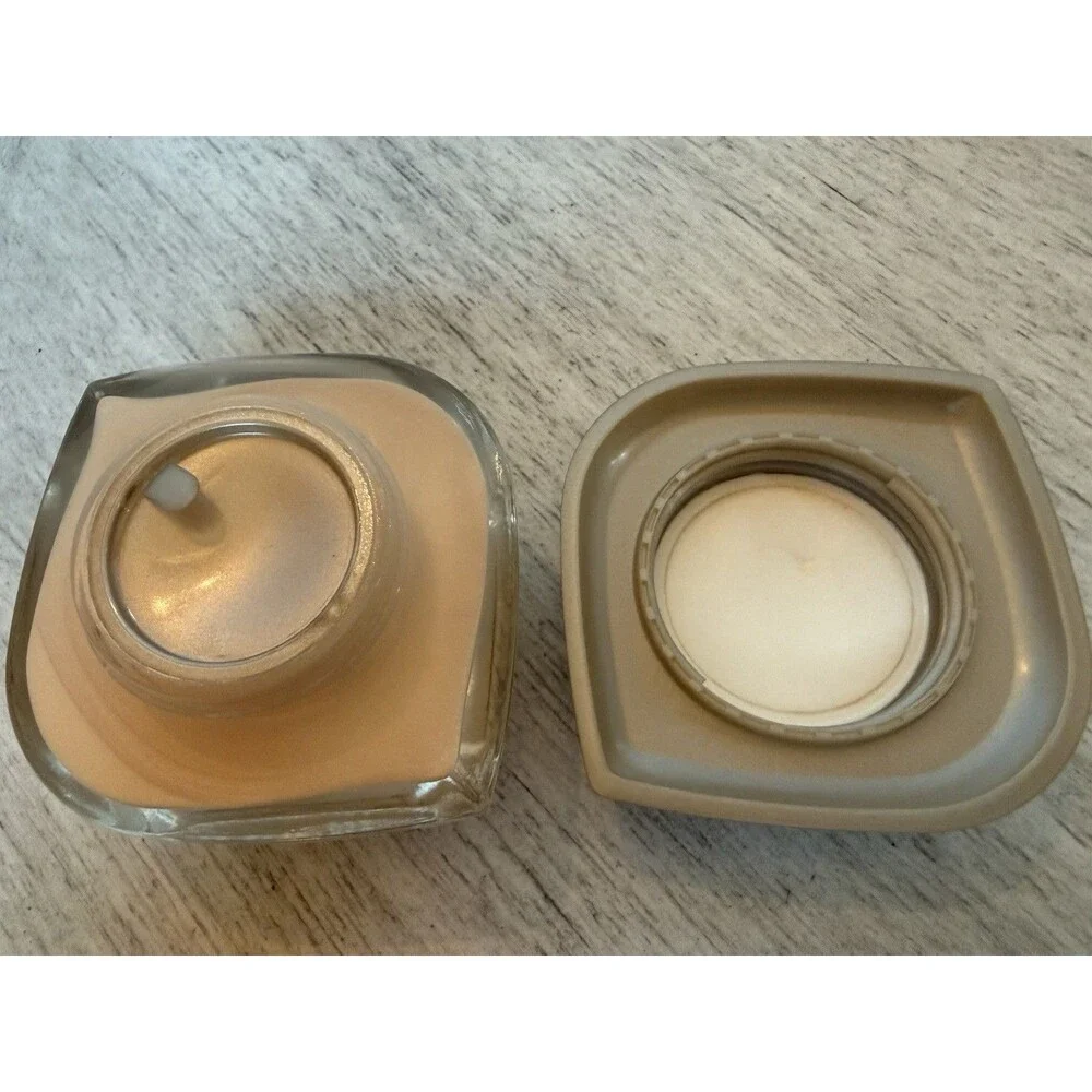 Yves Rocher Couleurs Illuminating Cream Metallic Gold Finish 01 Opalys 1.35oz